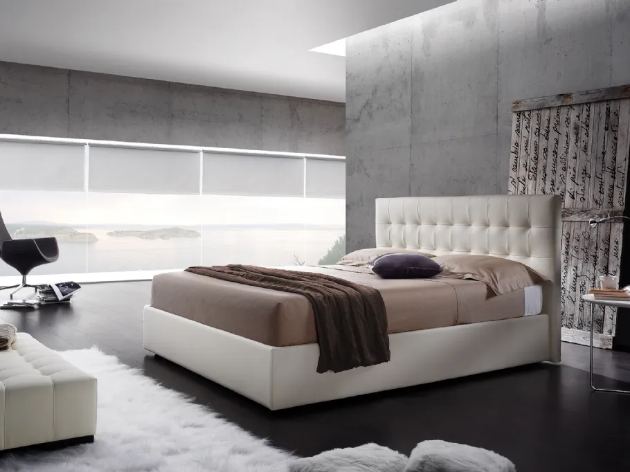 Letto in ecopelle dal design elegante Sirius di Fabbri Salotti